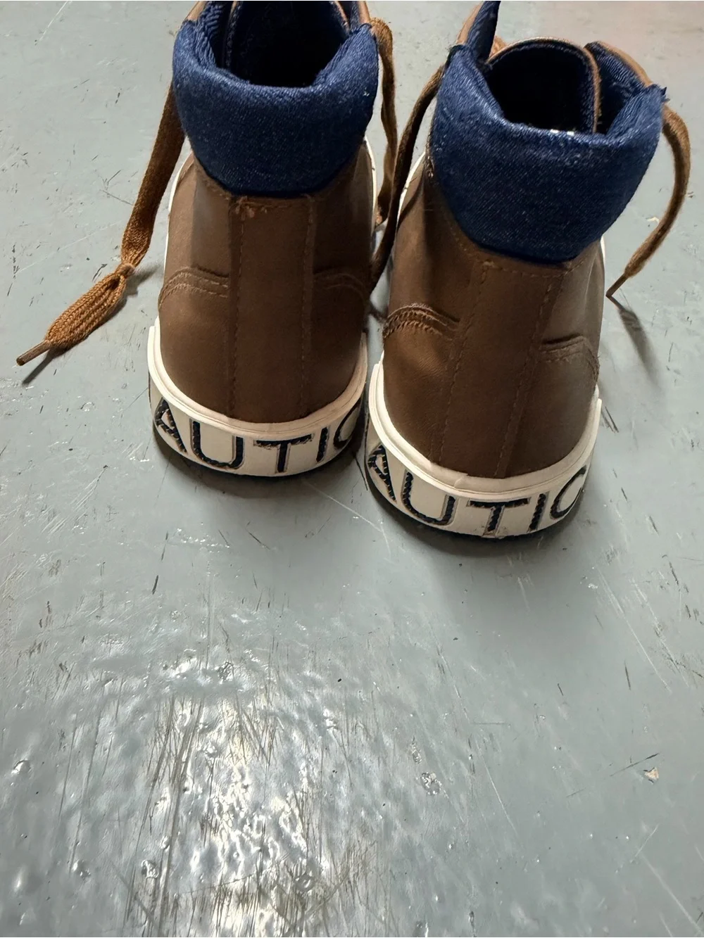 Nautica Boy’s Brown Casual High-Top Sneakers size 1